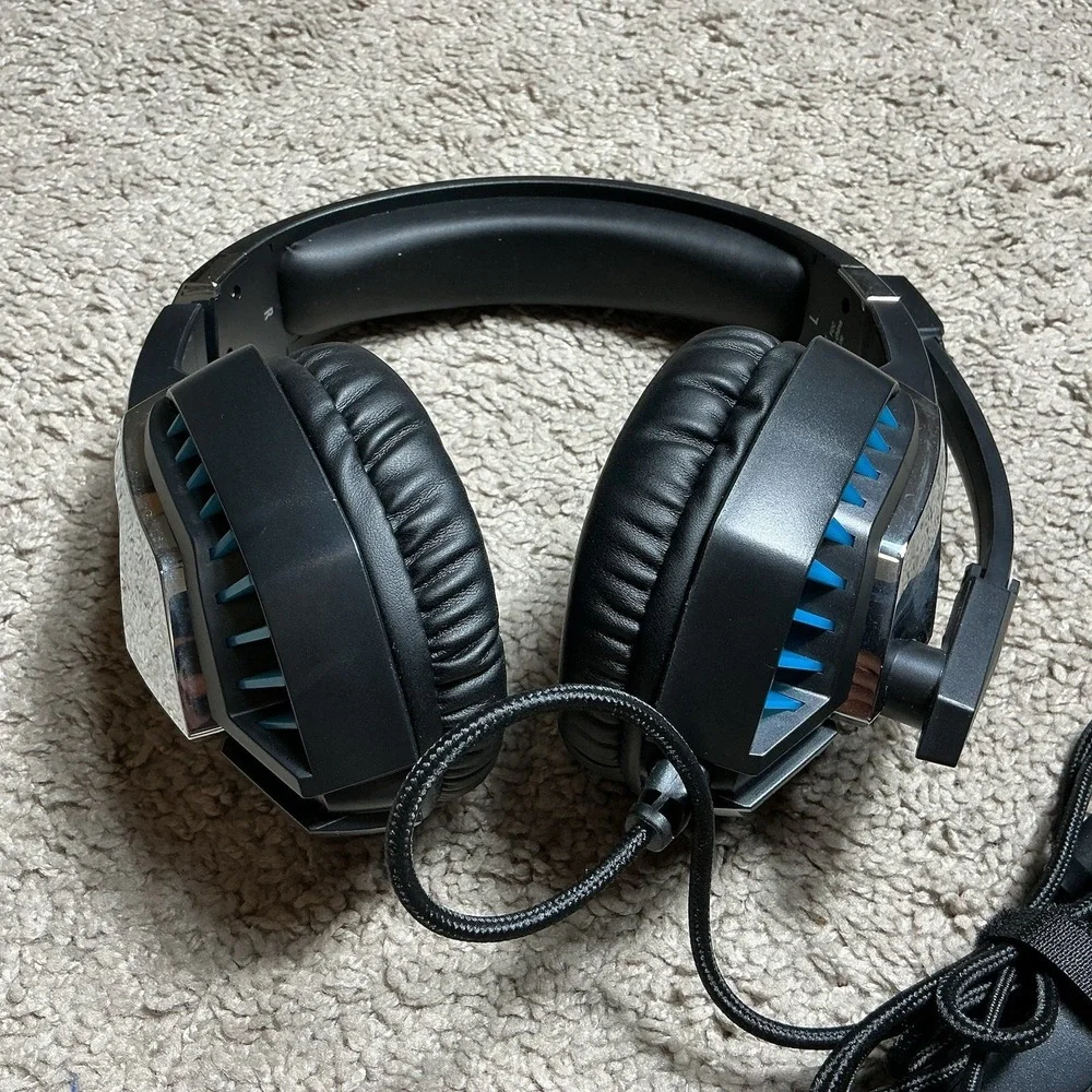 e Gaming USB Wired Headset Black,‎ White 7.1 Surround Sound With Boom Mic VG1